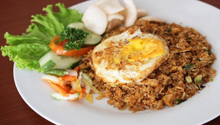 bisnis nasi goreng pinggir jalan